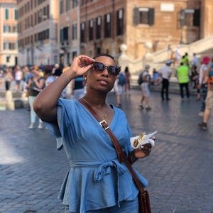 Meet your Posher, Lauren